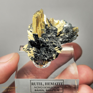 Rutil v hematitu z Brazílie 34x40mm