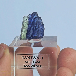 Tanzanit z Tanzánie  19x17mm