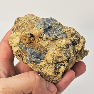 Korund (safír) z Ruska 90x70mm 