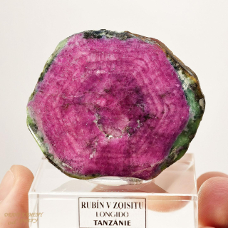 Rubín v zoisitu z Tanzánie (leštěný) 55x45mm